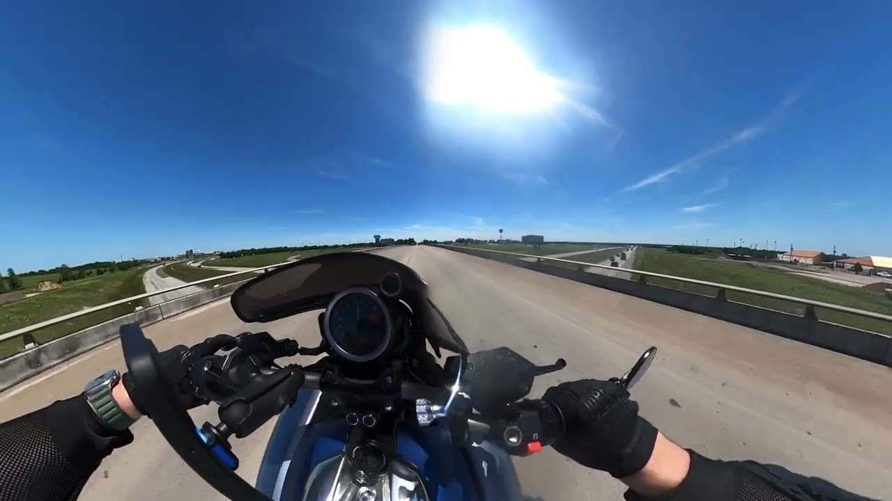 Triumph Rocket 3gt vs Yamaha Vmax