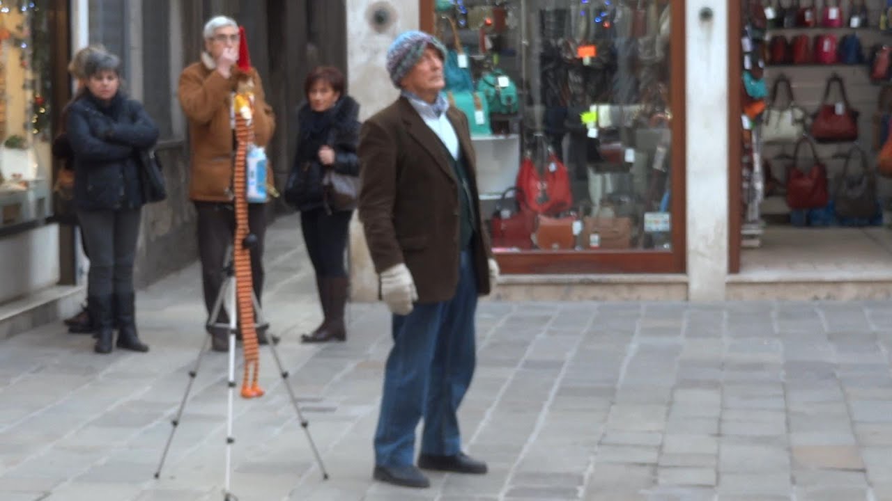Artista em rua de Veneza impressiona #veneza
