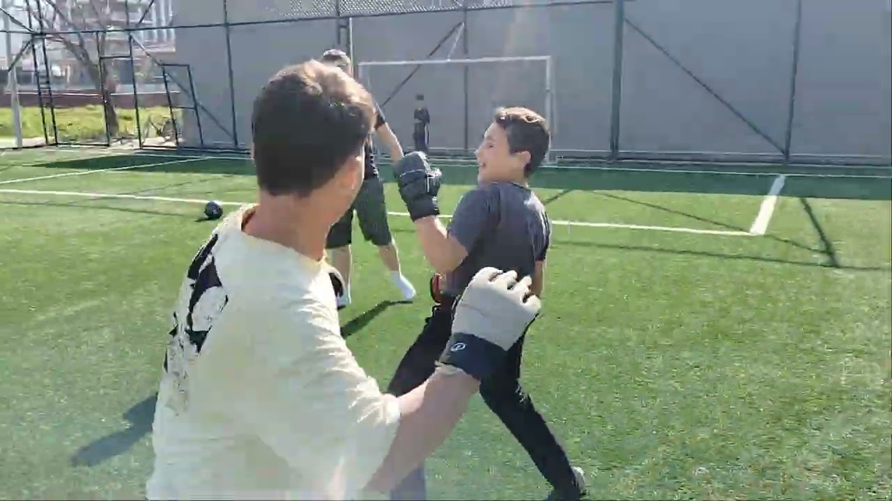 Hafif Siklet MMA Çamdibinin Dövüşçüleri