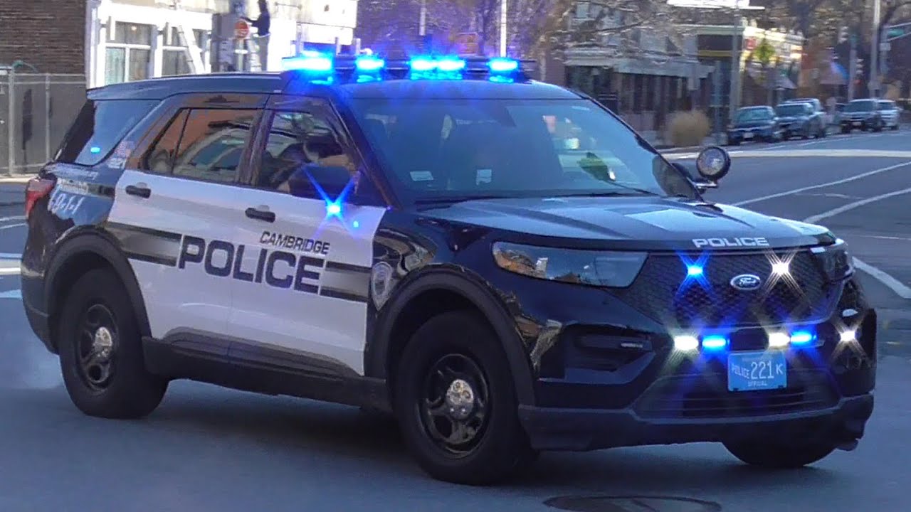 Cambridge Police Car 221 Responding