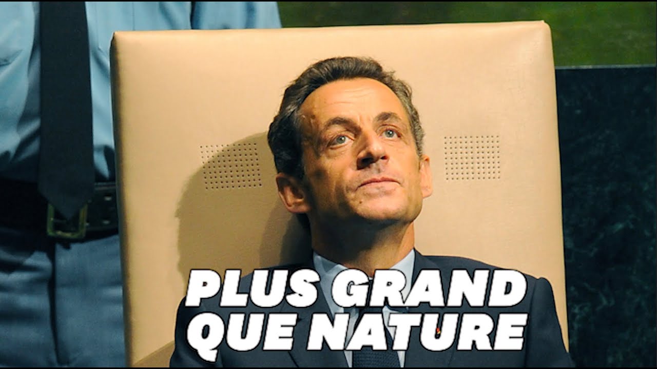 Sarkozy avant l'escalier pour 