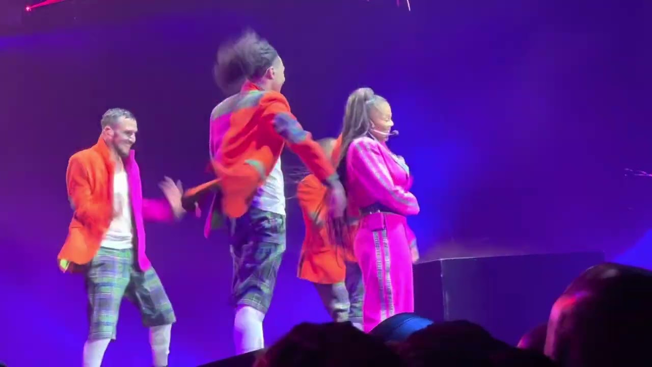 Janet Jackson - Girlfriend/Boyfriend (Blackstreet Cover) (Live)