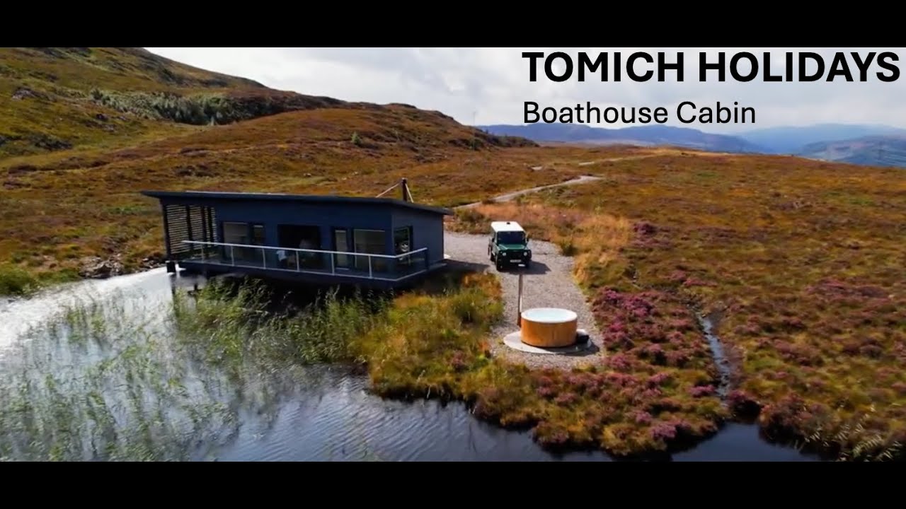 Tomich Holidays - Boathouse