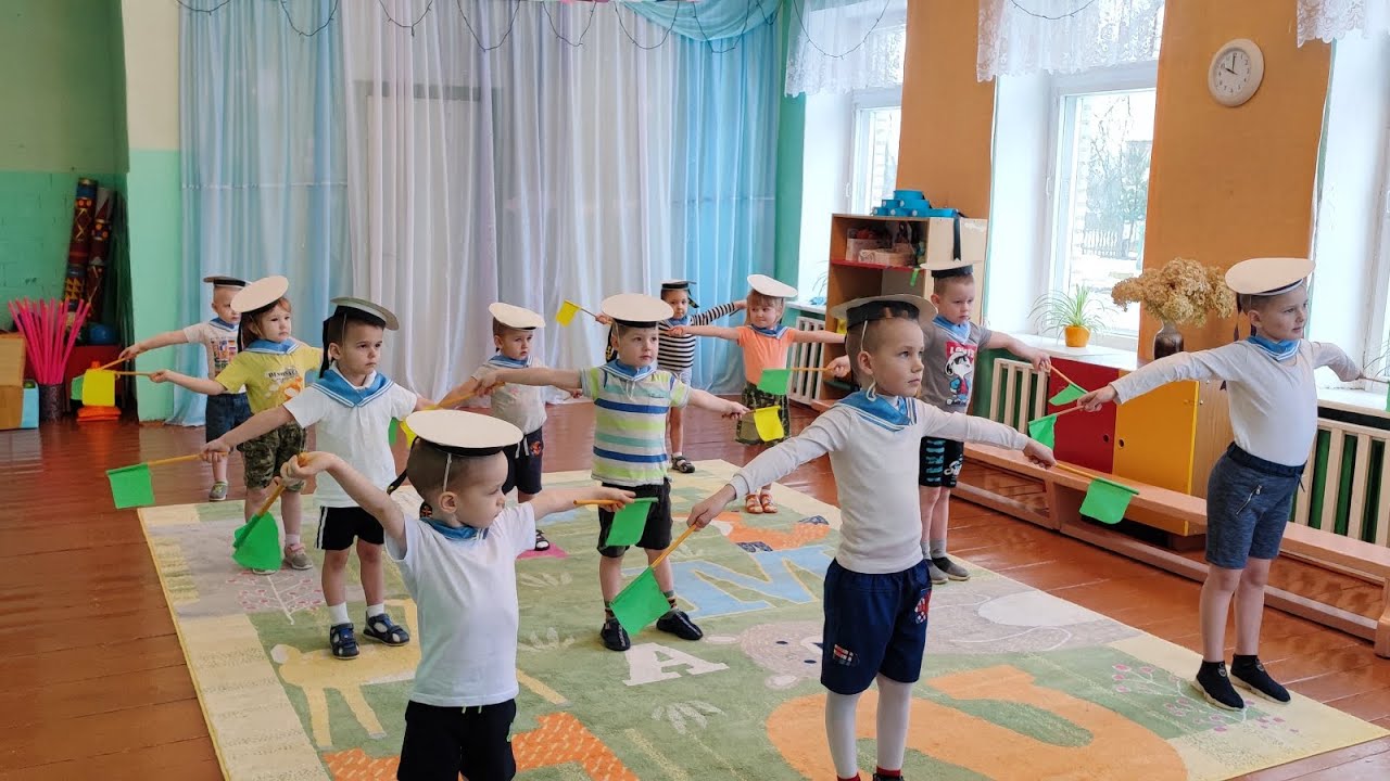 танец с флажками 