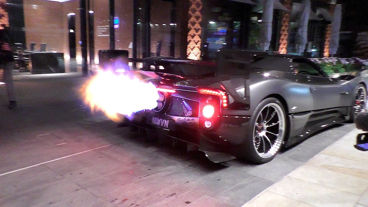 $6.5 Million Pagani Zonda Oliver Roadster SHOOTING FLAMES in Central London!