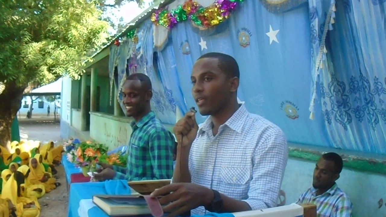 Ustaad C laahi Maxamed Abuukar iyo Gabey Dhiirigilin
