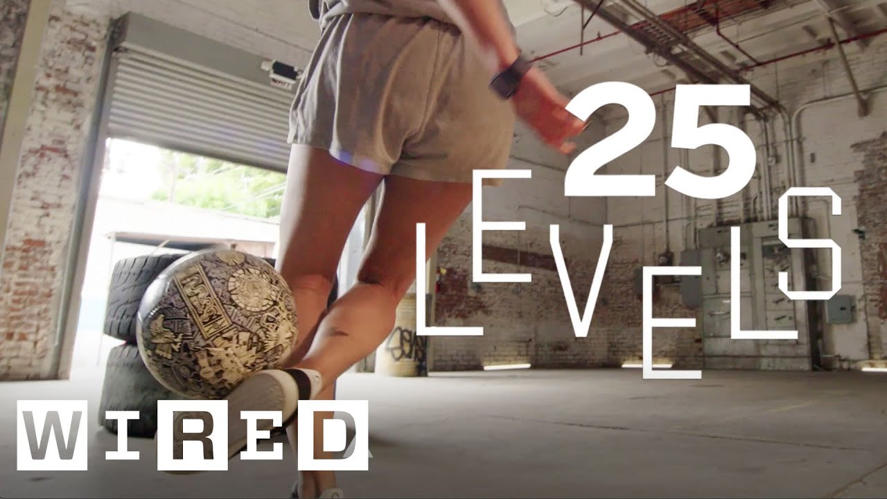 「フリースタイル フットボール」の技を25のレベルで実演 | Levels | WIRED Japan
