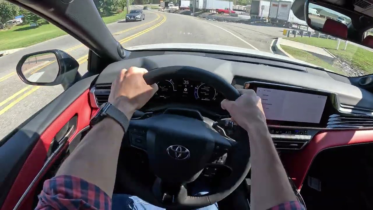 Тест-драйв Toyota Camry XSE 2025 года от первого лица