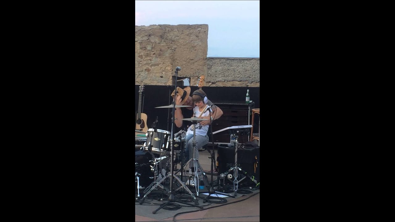 Shannon daddy Leto with little child in Saint Tropez
