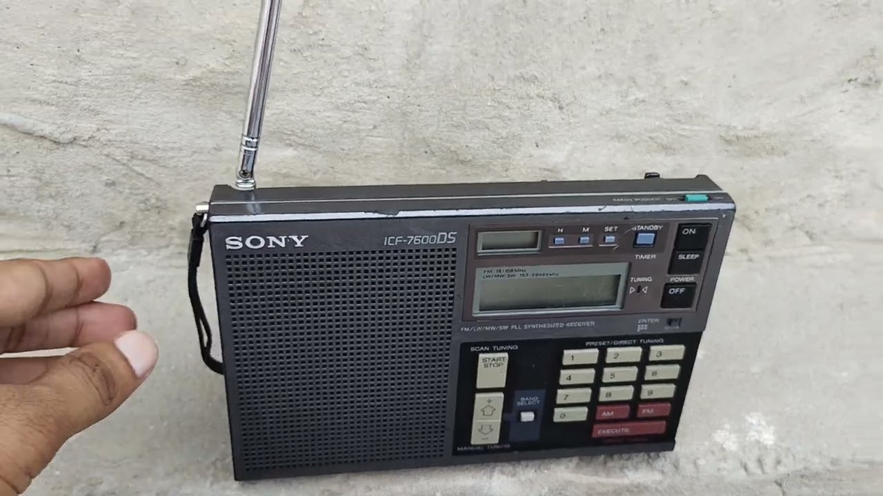 How to operate Sony ICF -7600DS world radio receiver.... Made in Japan