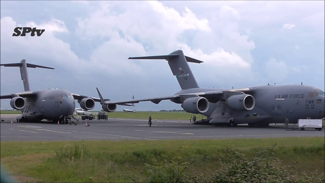Unloading  MARINE  ONE Helicopter from C-17 Globemaster III