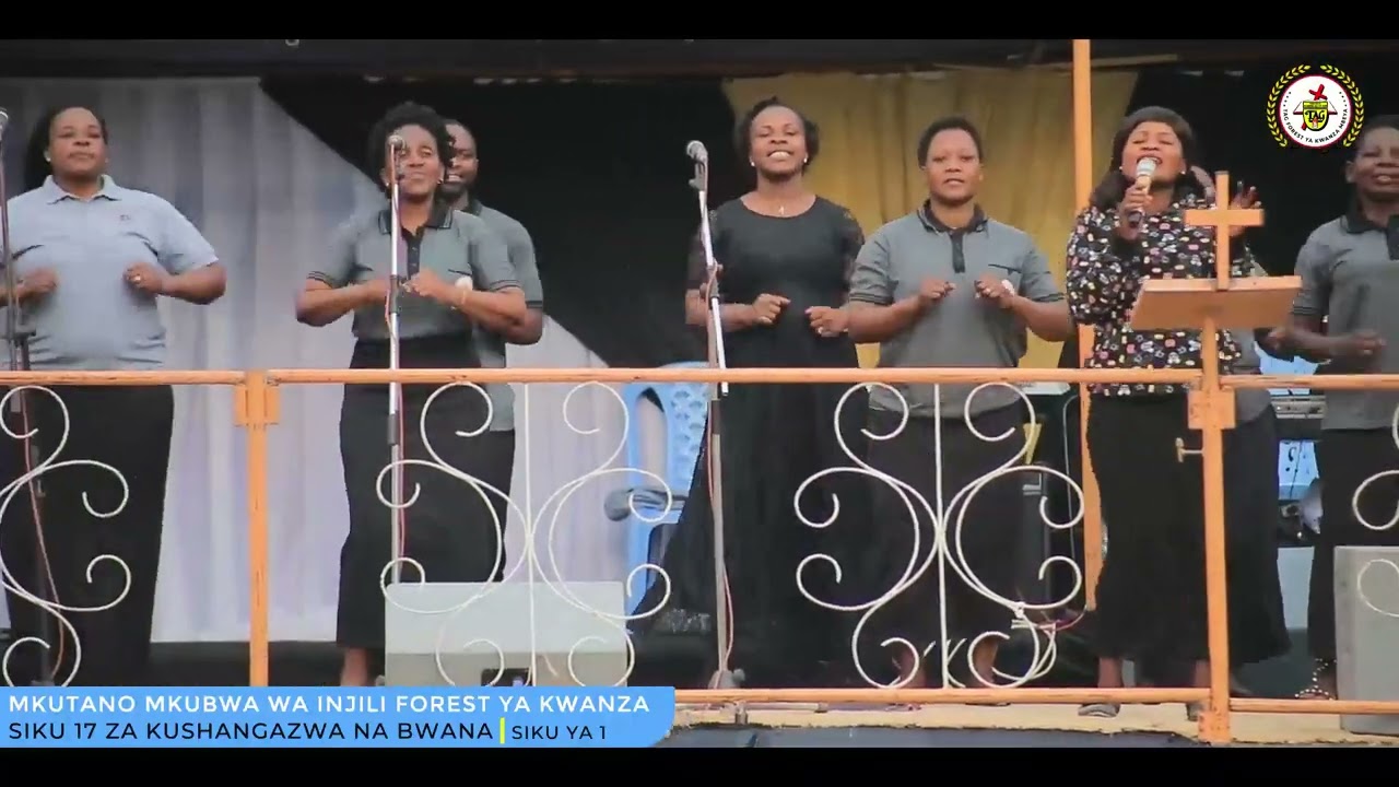 #mkutano wa injili - PRAISE KWAYA WAKIHUDUMU