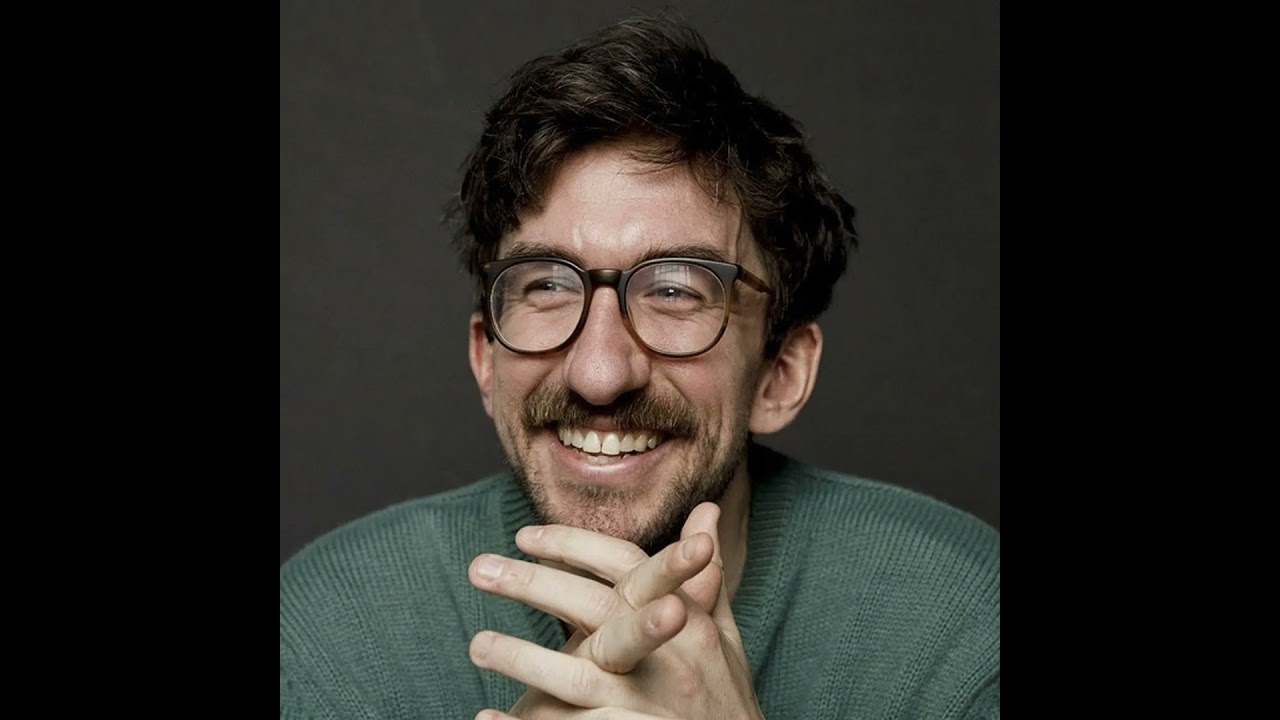 Mark Little hosts 'The Alternative Show' at JFL Vancouver