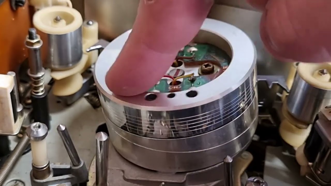 Akai VS-5 video recorder assessment and eject repair