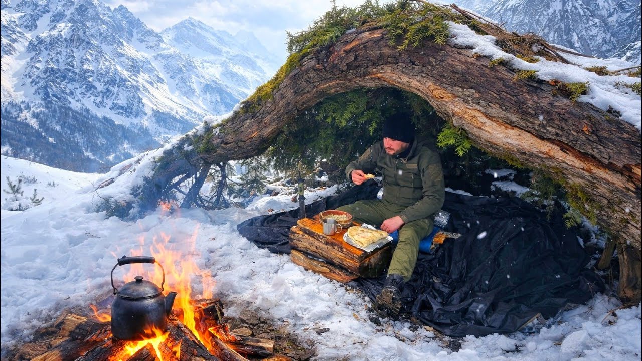 Solo Winter Camp in the Snowy Mountains