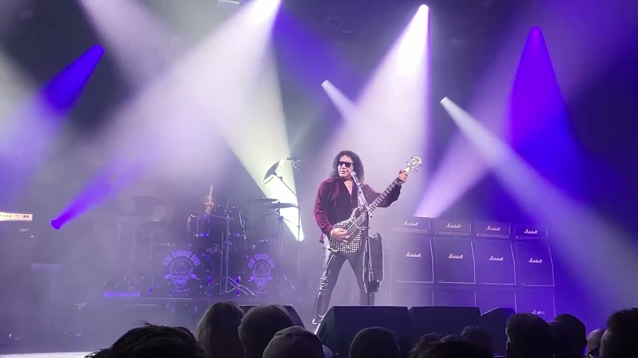 240804 Gene Simmons Band - Weapons of mass destruction
