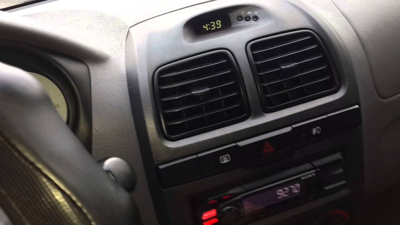 HYUNDAI ACCENT GT 2003