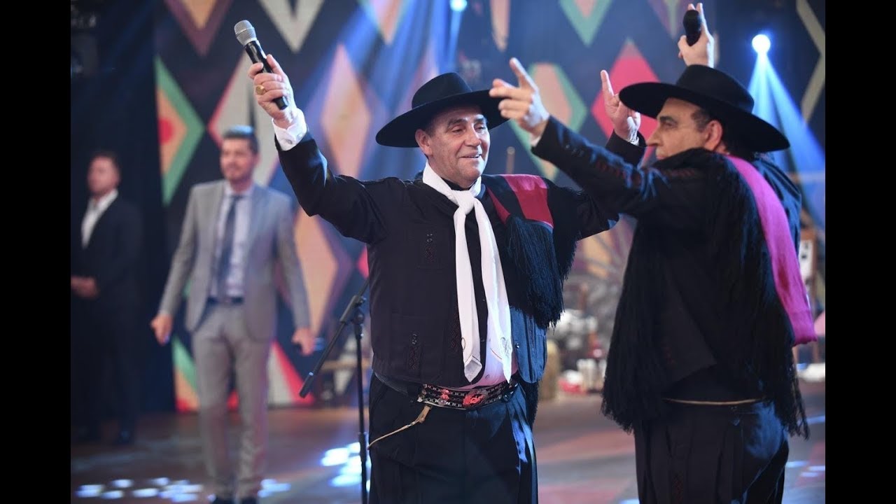 El Chaqueño Palavecino dijo presente en el Folclore y cantó 