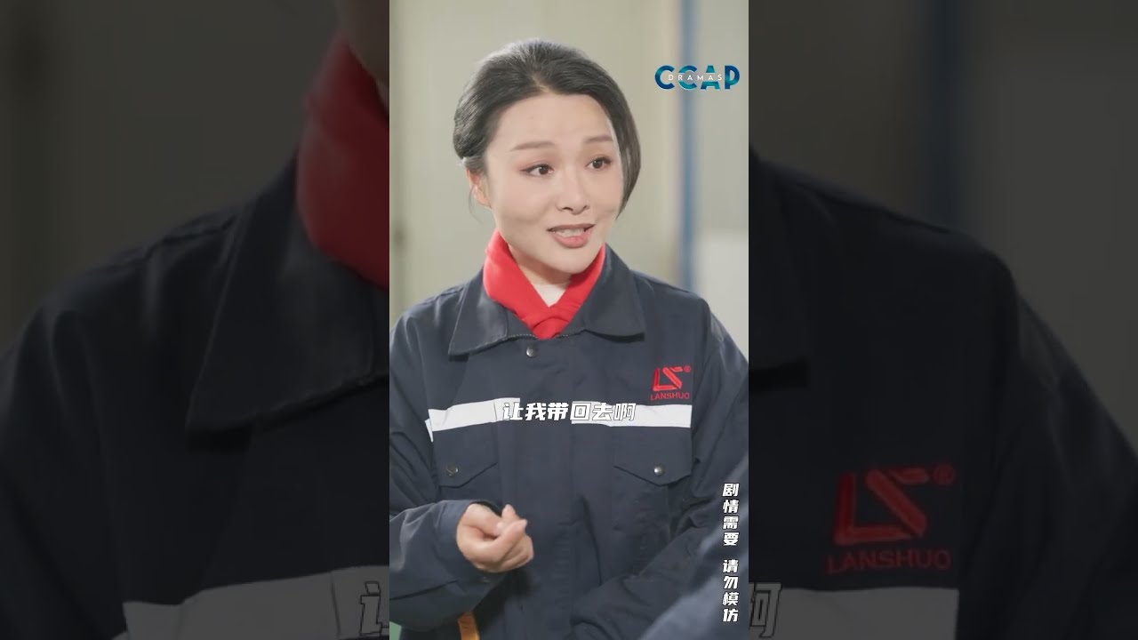 Chủ tịch ăn mặc giản dị dẫn vợ con đi mua sắm, ai ngờ bị đám nhân viên tưởng nghèo khinh thường