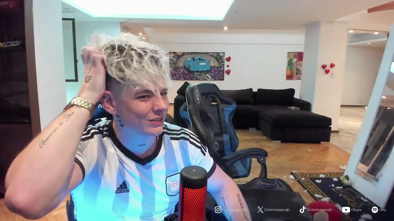 OKY A PARENSE DE MANOS 4?