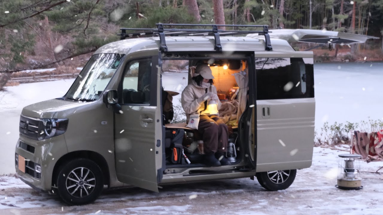 10 градусов ниже нуля. Ночуем в машине на полностью замерзшем озере.