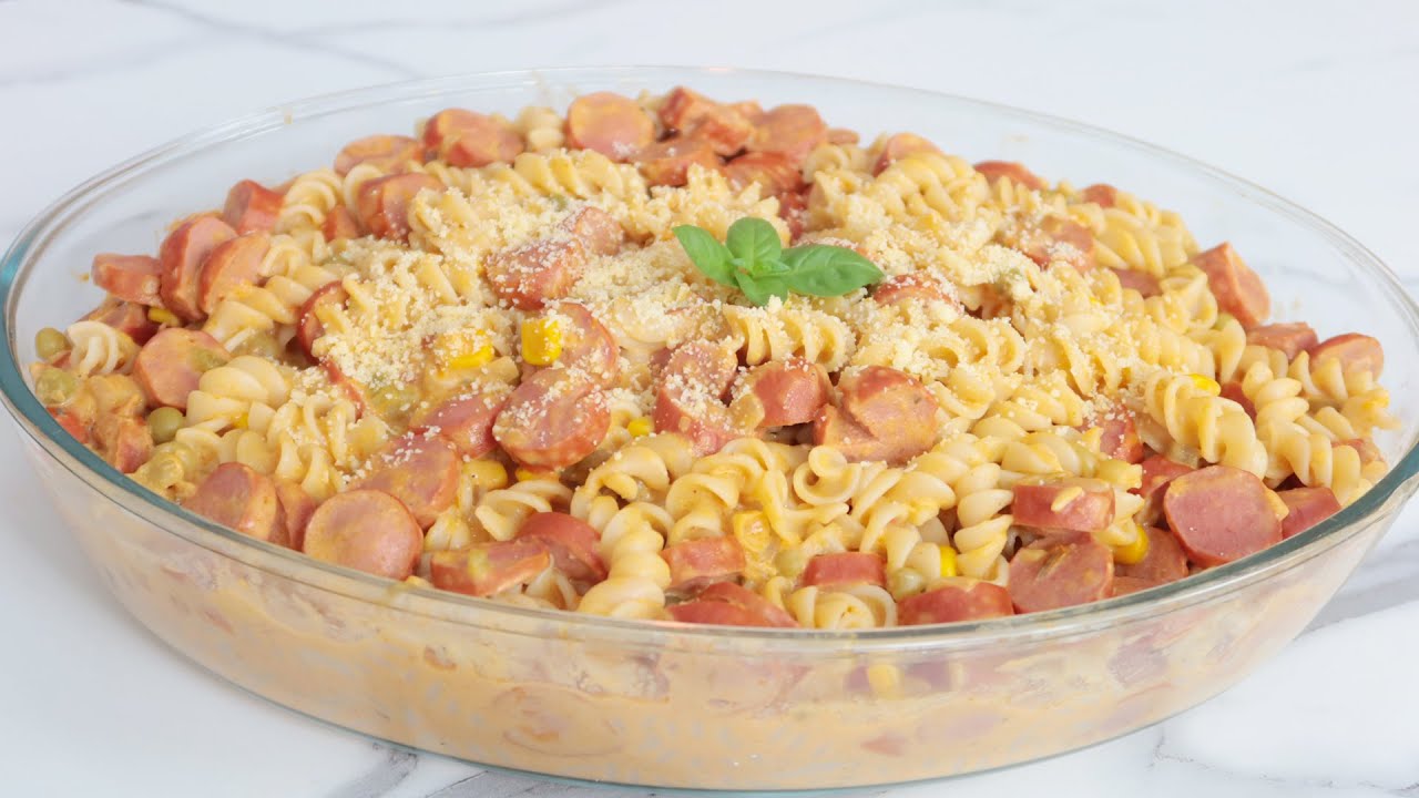O MELHOR MACARRÃO COM SALSICHA QUE JÁ COMI, BEM CREMOSO!!!