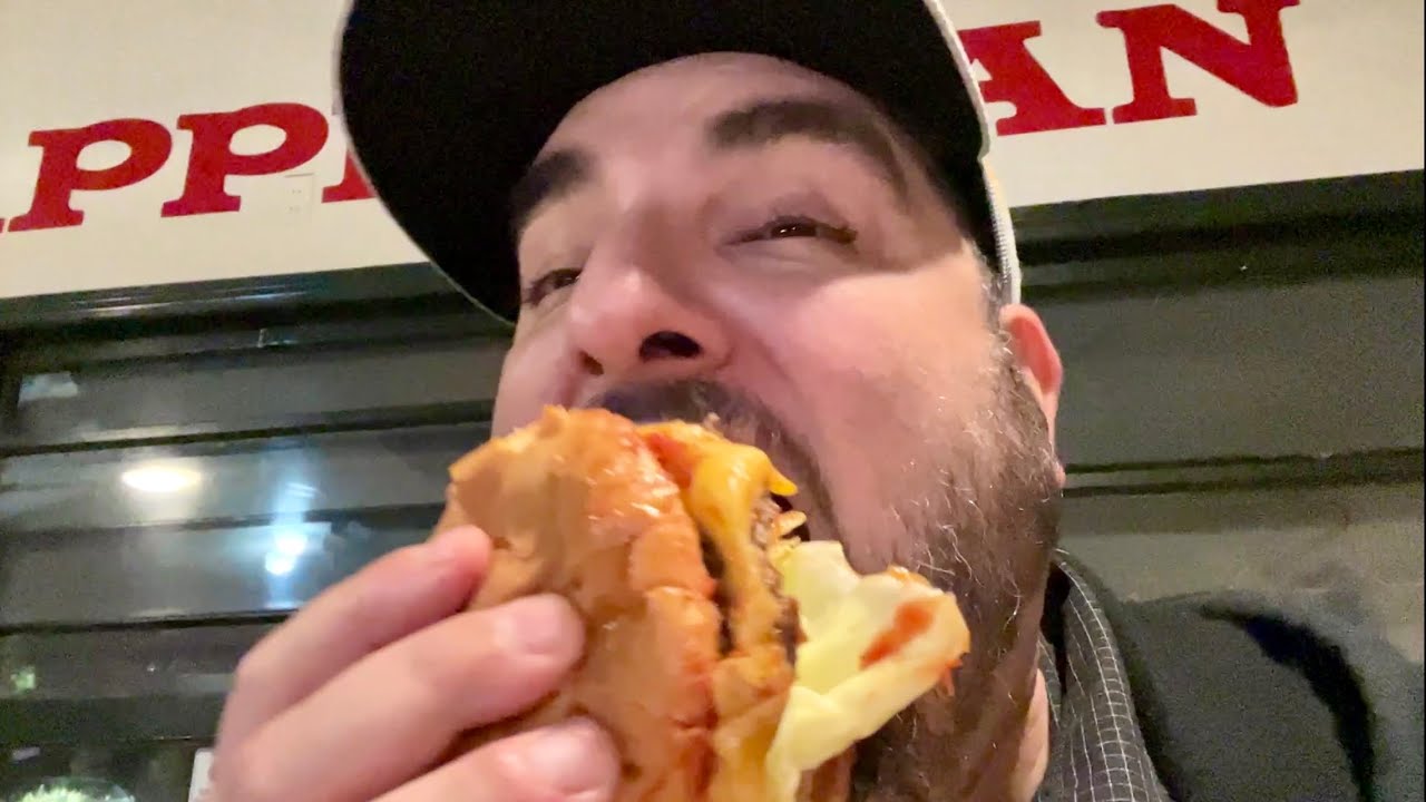 The Apple Pan is the Most Famous Burger in Los Angeles 