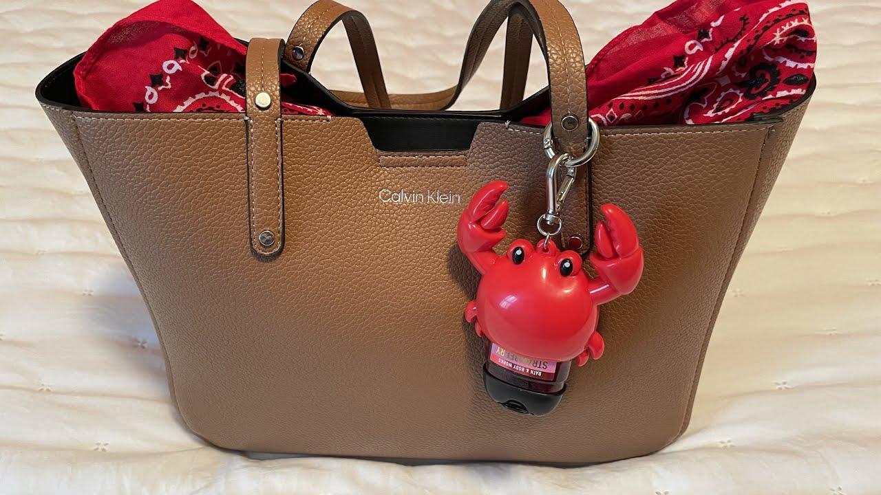 What’s In My Bag | Calvin Klein Tote
