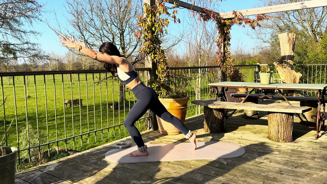 Cycle Syncing Series – Ovulation Phase | High-Energy Pilates Sculpt 10 Mins