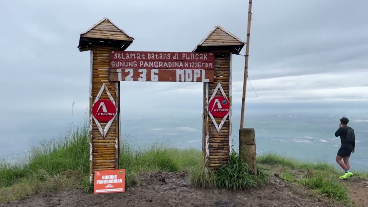 Menikmati Panorama Alam dari Puncak Gunung Pangradinan