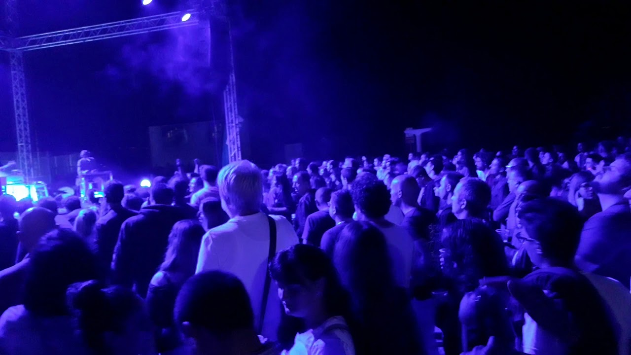 Goran Bare i Majke - Osvijesti me (Split 10.10.18. Zenta, Live)