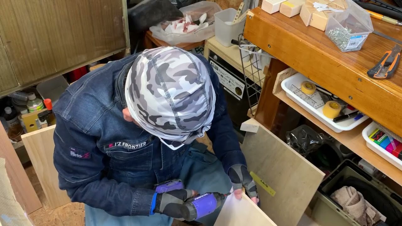 257　小物置きを作る03