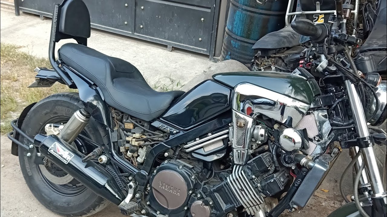 Yamaha fzX 4silinder custom back rest. .