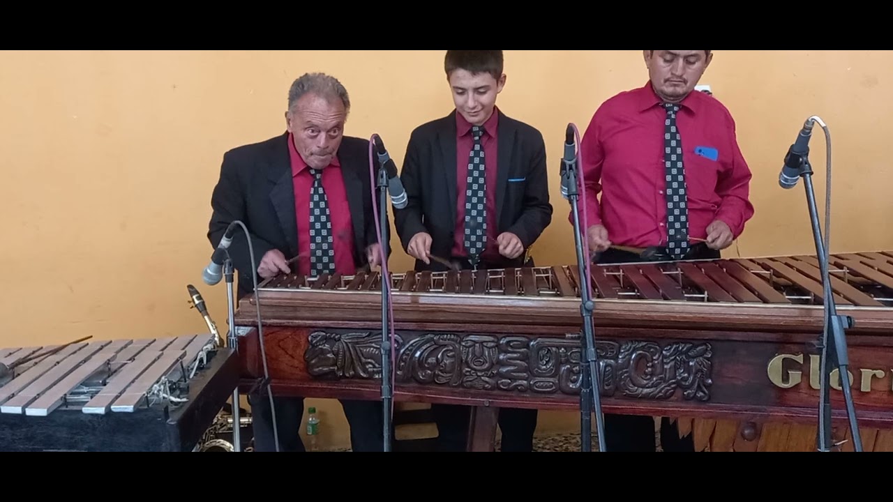 De Fiesta en Tecpan Guatemala ameniza Marimba Gloria Tecpaneca