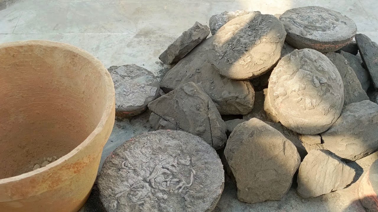 Asmr. Masterpiece black mud dirt dry crumbling in clay pot