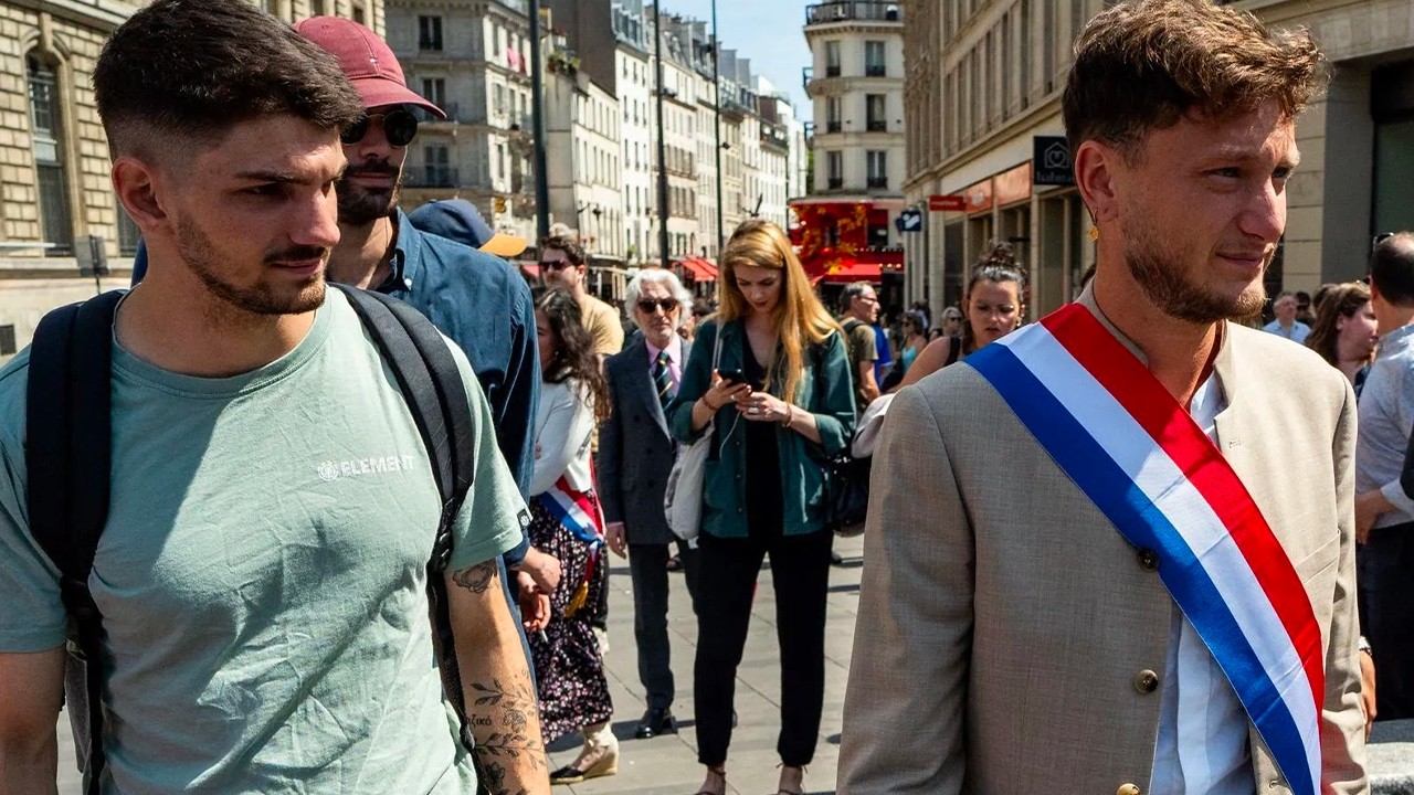 Le profil de Jacques-Elie Favrot, assistant parlementaire fich&eacute; S, plac&eacute; en garde &agrave; vue