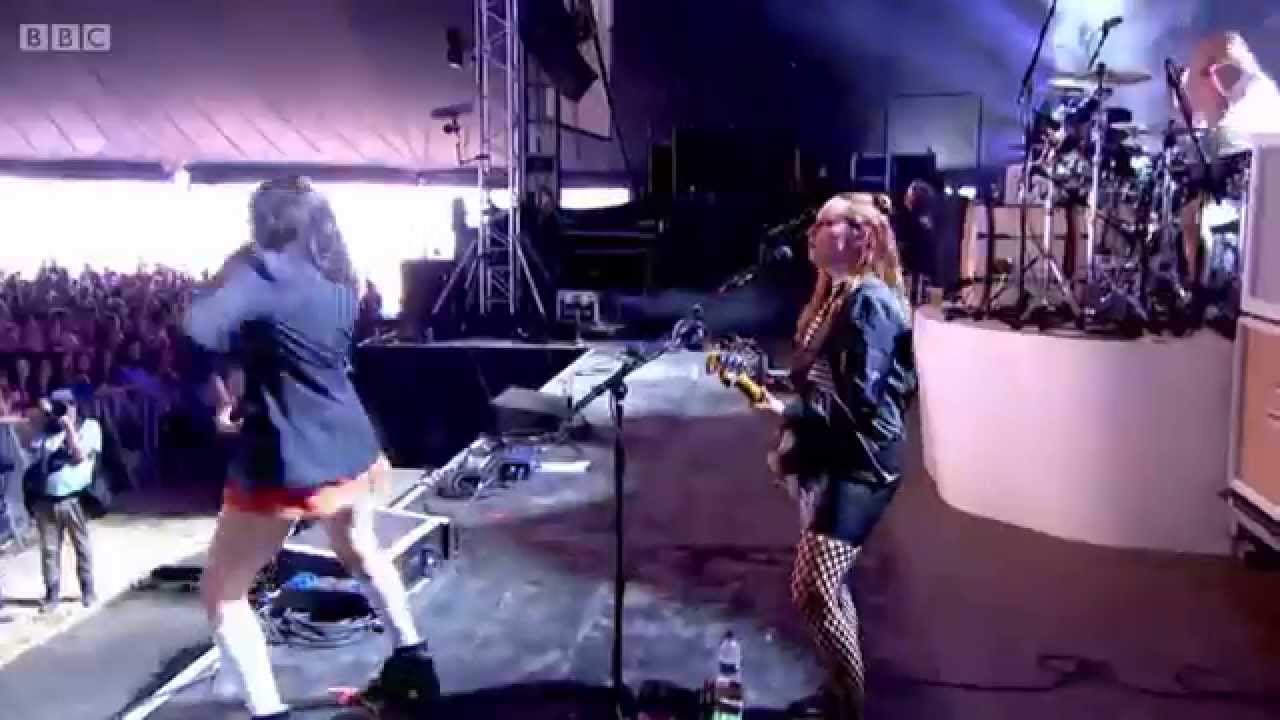 Charli XCX - Sucker Live Glastonbury 2015