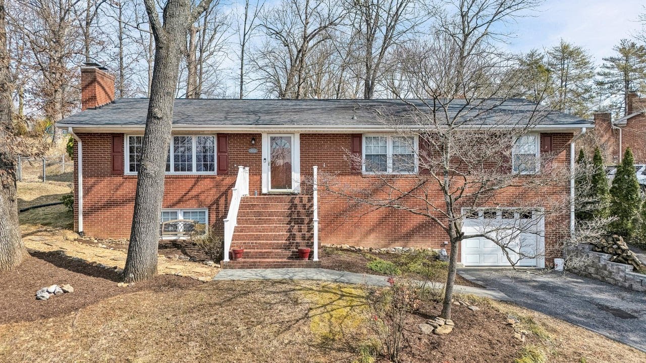 3552 Forester Rd SW, Roanoke, VA