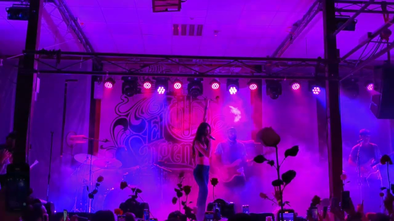 Daniela Spalla - Flores (en vivo)