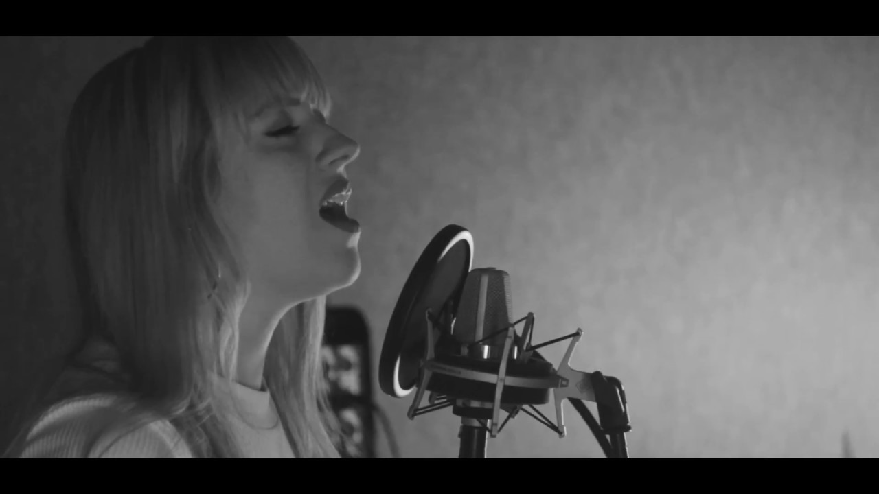 Leah McFall - Wolf Den (live)