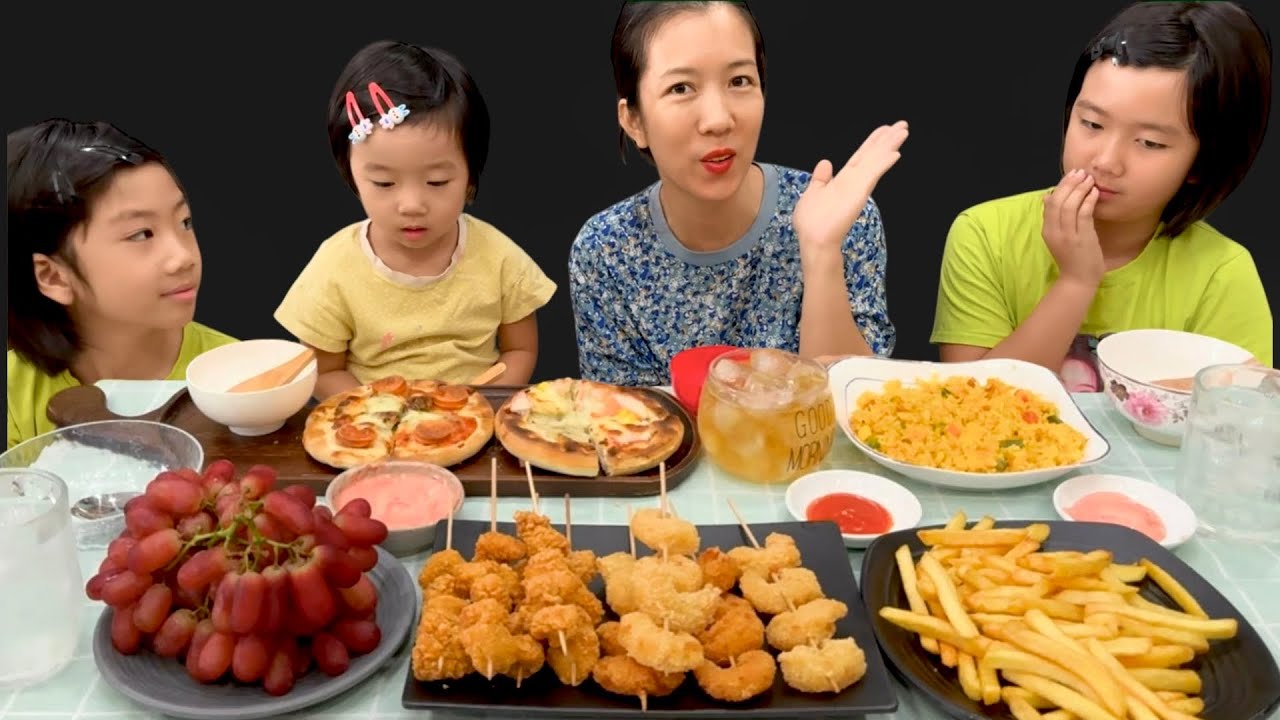 Ăn Tôm lăn bột chiên giòn  , Pizza , khoai tây chiên và nho , ăn theo icon MukBang theo yêu cầu 