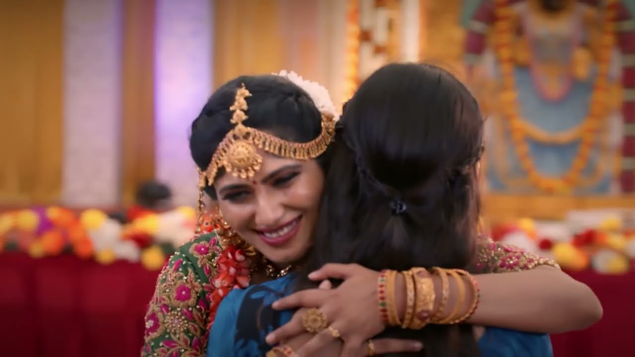Malar Unites Aakash and Tara - Thavamai Thavamirundhu - Full Ep 69 - Zee Tamil
