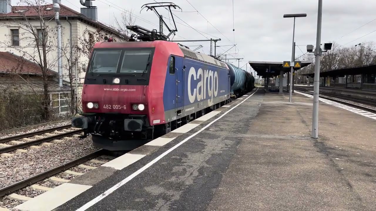 SBB Re 482 005-6 durchfährt den Bahnhof Stuttgart Untertuerkheim mit 312 und ICE.mov