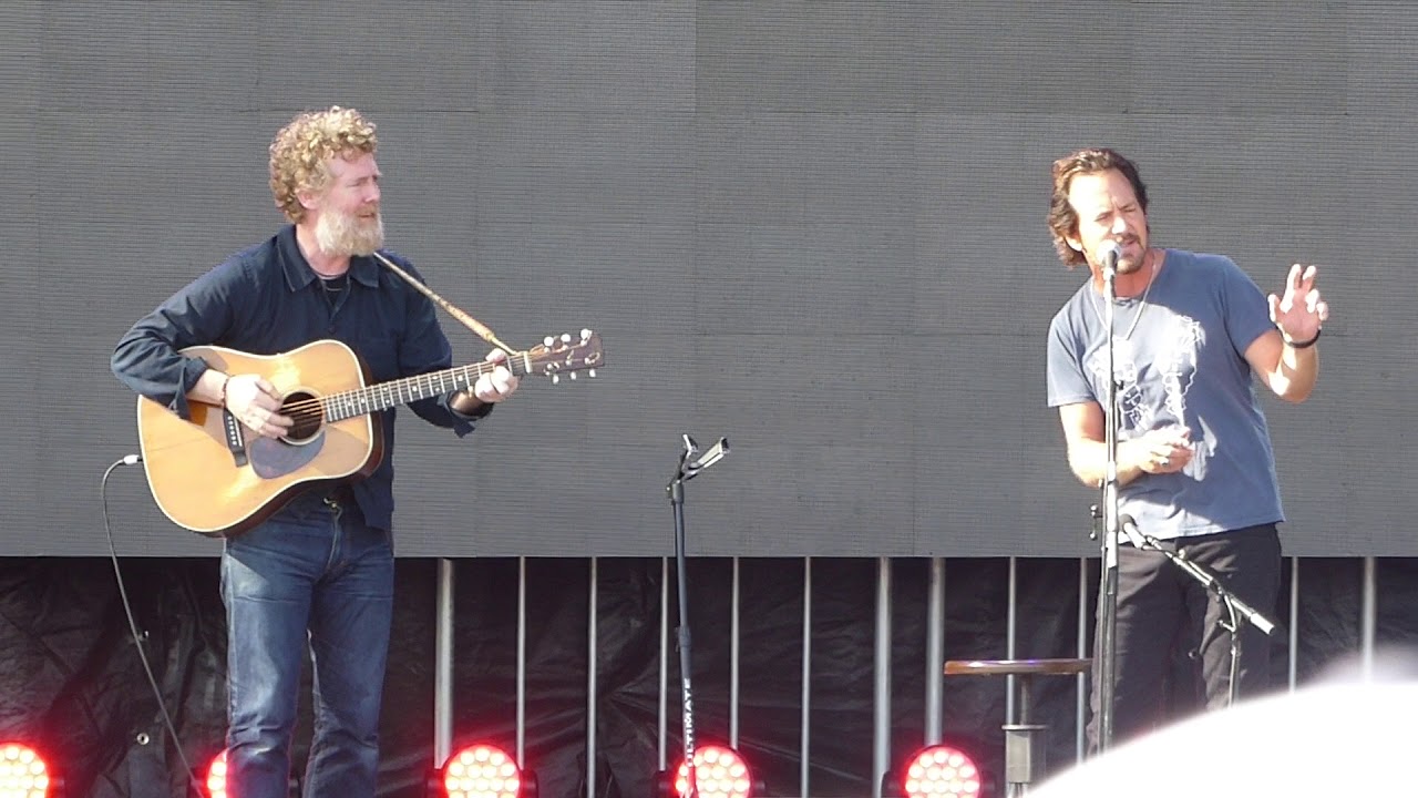 EDDIE VEDDER & GLEN HANSARD : 