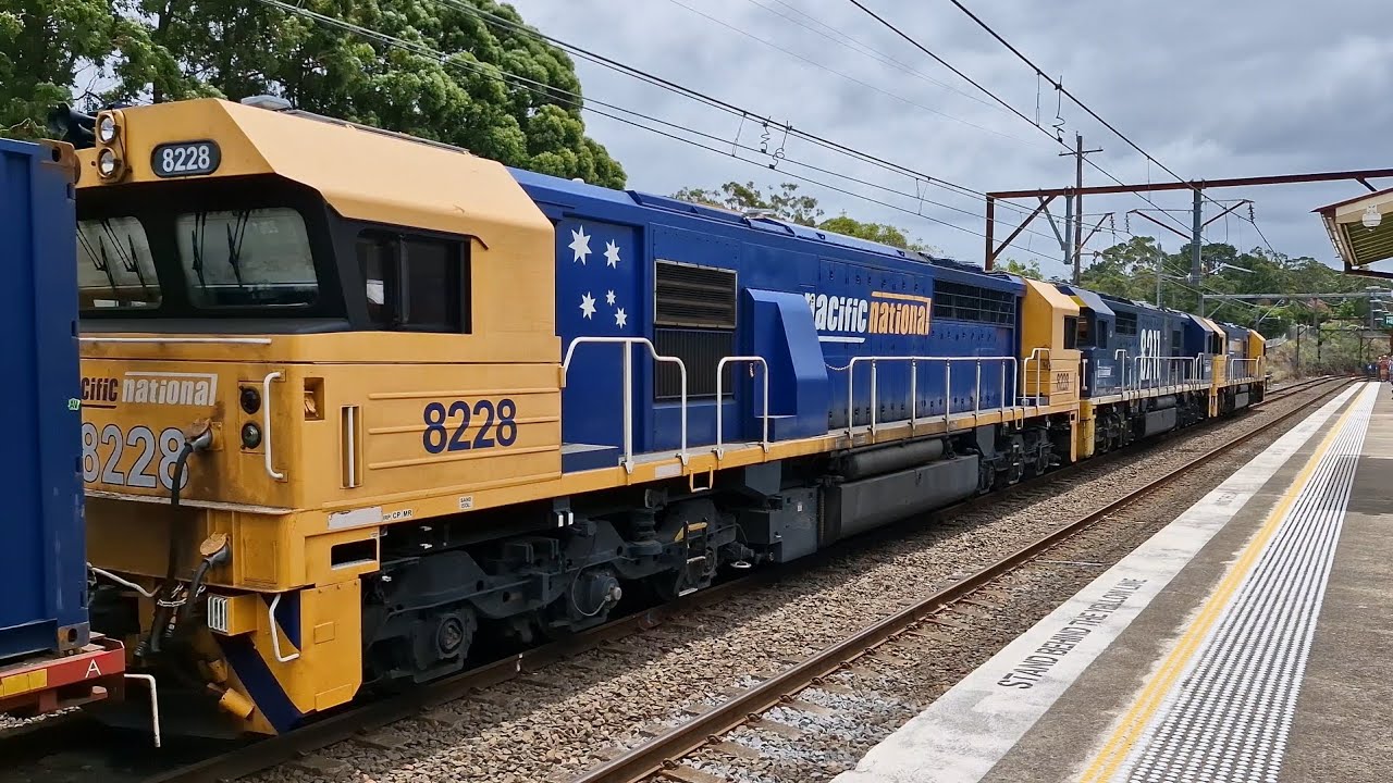 26/01/26 Pacific National Cotton Train 1533 passing Cowan 