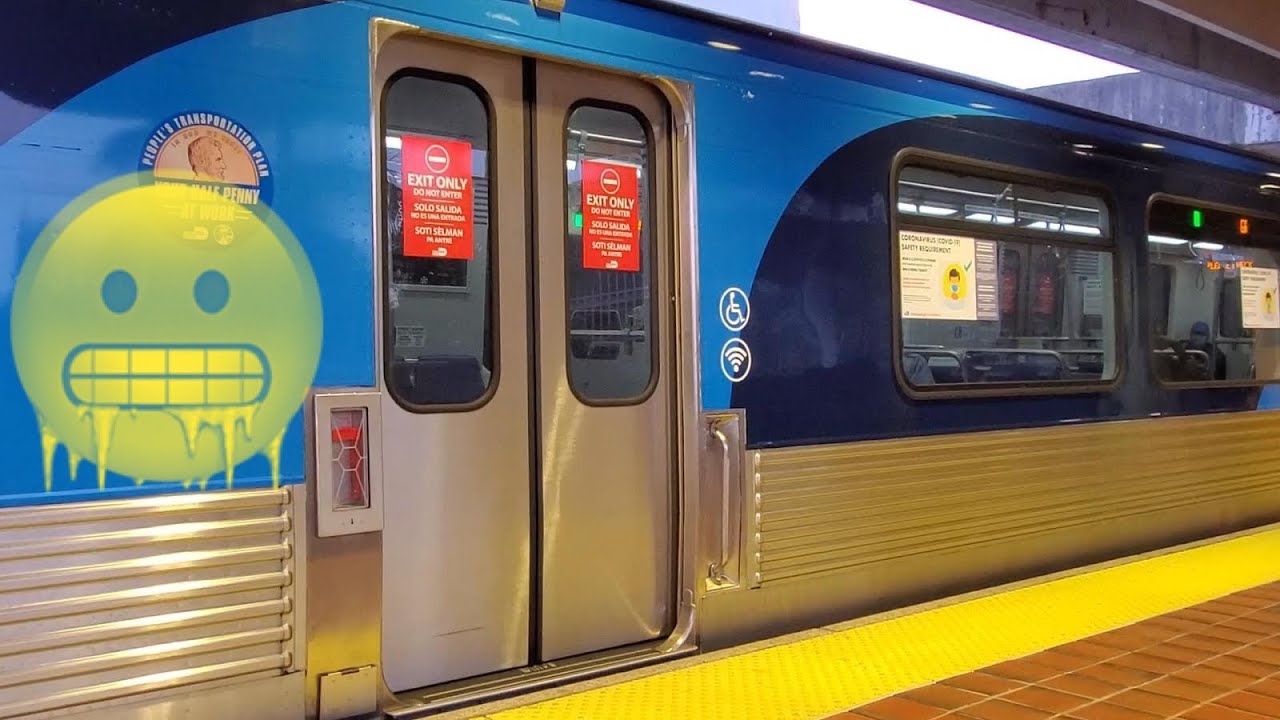 New Yorker Rides the Miami Metrorail for the First Time : Fast, Clean, Too Much Air Conditioning