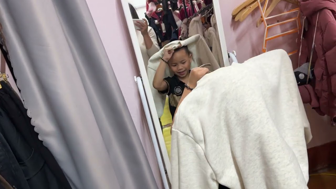 Chị sen đi 3 quán k mua dc quần áo tết cho 5 đứa
