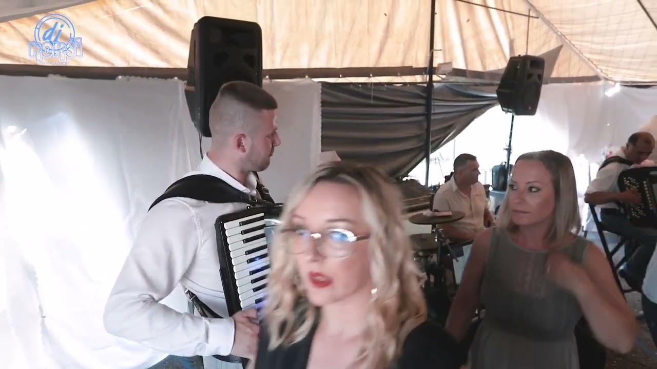 Vlaska kola ORKESTAR VELJKA VLADICA UZIVO 🎹🎷🎻🎤
