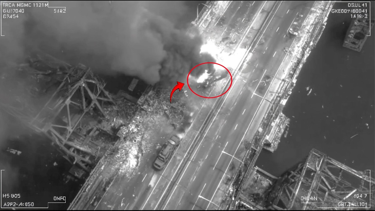 JUST! US F-35 Fighter Jets and B-2 DESTROYED A Bridge Passed By 145 Ballistic Missile Vehicle.