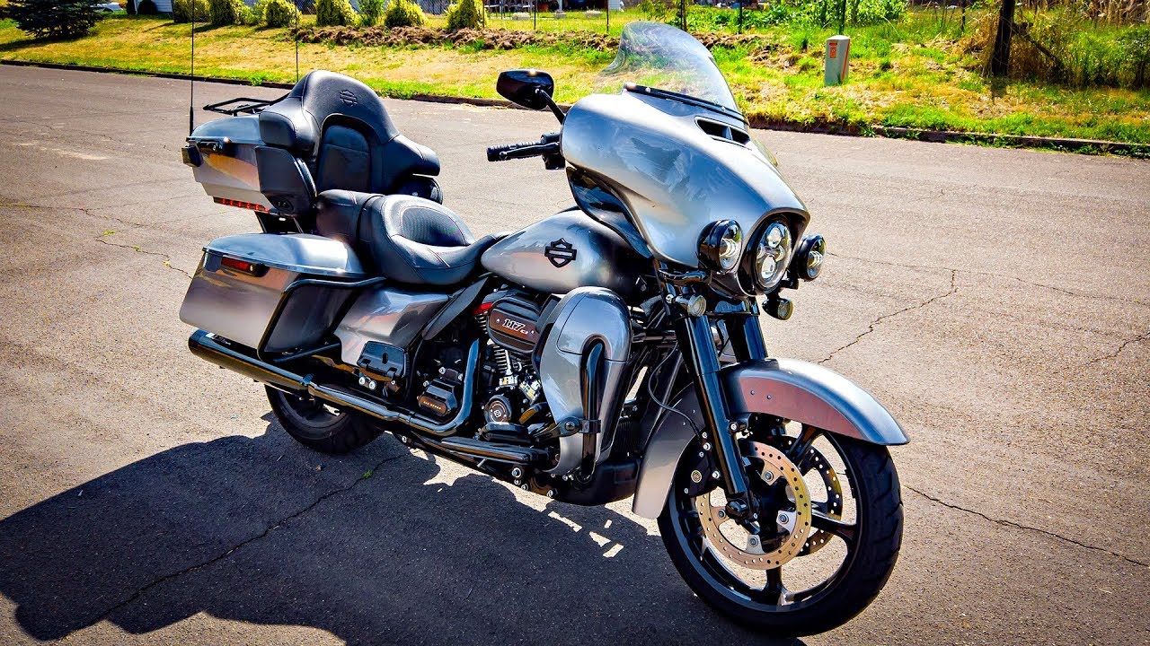 2019 Harley CVO Limited!! • Lets Go Test Ride It! | TheSmoaks Vlog_1335